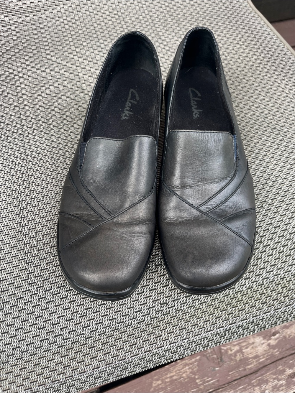 Clarks Women’s Olive Green Slip-On Comfort Loafers Size 8